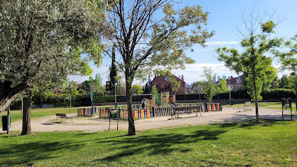 Imagen de Área infantil de juegos situado en Encinar de los Reyes, Madrid