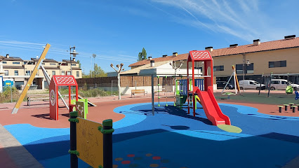 Imagen de Columpios - Parque infantil la Feria situado en Olite, Navarra