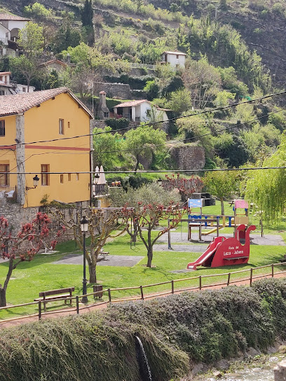 Imagen de Columpios situado en Soto en Cameros, La Rioja