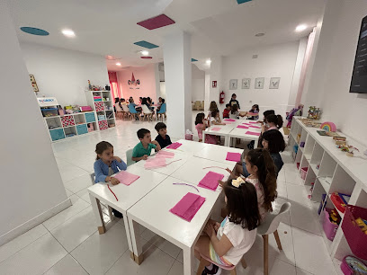 Imagen de Decroly kids Almería, centro académico y de entrenamiento situado en Almería, Almería