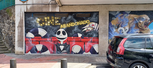 Imagen de El Cine Abandonado Escape Room Bilbao - Humor situado en Bilbao, Biscay