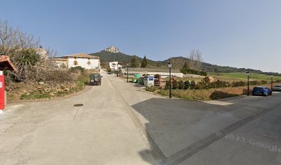 Imagen de Haur parkea / Parque infantil situado en Unzué, Navarra