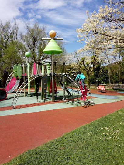 Imagen de Haurren jolastokia / Zona de juegos infantiles situado en Gorliz, Biscay