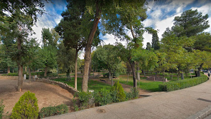 Imagen de PARQUE DE LOS PINOS Parque Infantil- Paseo de los Pinos situado en Alcalá de Henares, Madrid