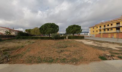 Imagen de Parc infantil Neus Català situado en Llorenç del Penedès, Tarragona