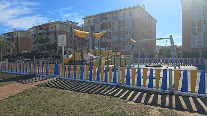 Imagen de Parc infantil Plaça Otívar situado en Calonge, Girona