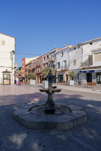 Imagen de Parc infantil Plaça de les Monges situado en Torredembarra, Tarragona