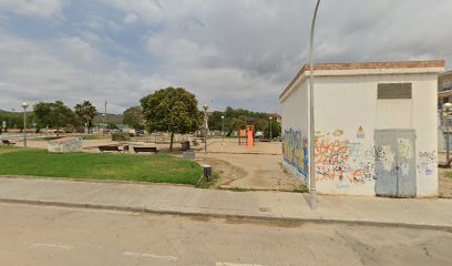 Imagen de Parc infantil amb font decorada amb mosaics situado en El Vendrell, Tarragona