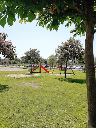 Imagen de Parc infantil carrer de la Laura situado en Vic, Barcelona