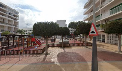 Imagen de Parc infantil de sa plaça d'Espanya situado en Sant Antoni de Portmany, Balearic Islands