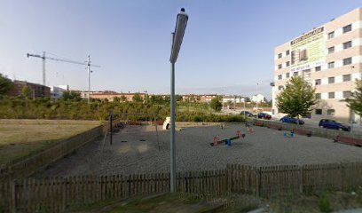 Imagen de Parc infantil del carrer de La Pobla de Claramunt situado en Igualada, Barcelona