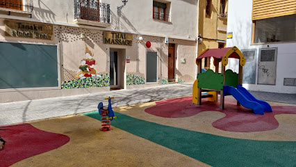 Imagen de Parc infantil plaça Enric Valor i Vives situado en Dénia, Alicante