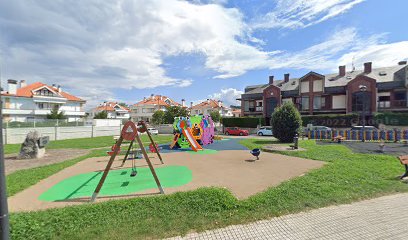 Imagen de Parque Espacio Infantil Peñalara situado en Torrelavega, Cantabria