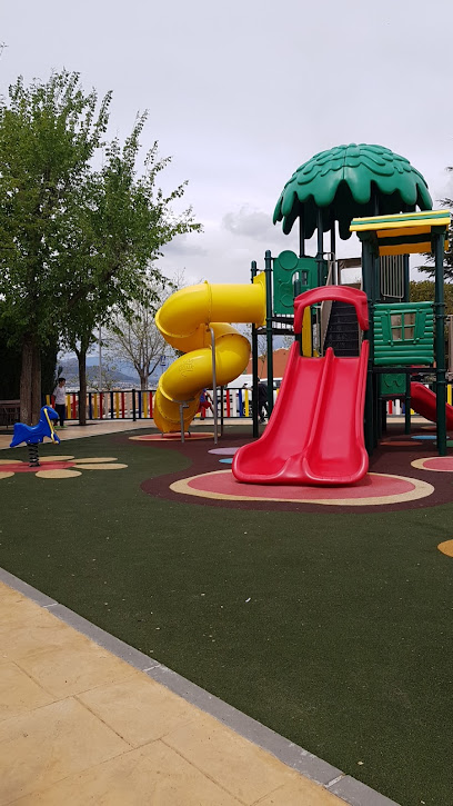 Imagen de Parque Infantil Cerro del Chifle situado en Jun, Granada