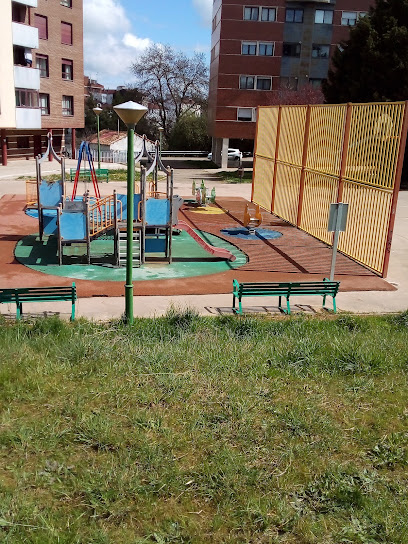 Imagen de Parque Infantil Emilia Pardo Bazán situado en Burgos, Burgos