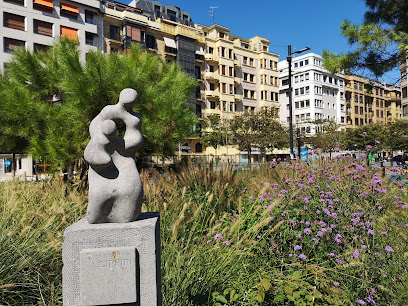 Imagen de Parque Infantil Plaza Cataluña situado en Donostia-San Sebastian, Gipuzkoa