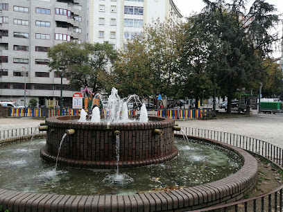 Imagen de Parque Infantil Praza de Eugenio Fadrique situado en Vigo, Pontevedra