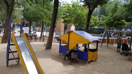 Imagen de Parque Infantil Público Dos de Mayo situado en Madrid, Madrid