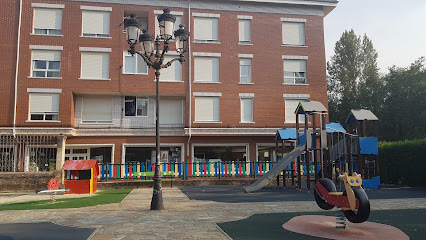 Imagen de Parque Infantil situado en Saldaña, Palencia