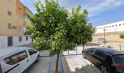 Imagen de Parque Infantil San Vicente situado en Lora del Río, Sevilla