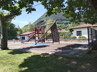 Imagen de Parque Infantil Vías Verdes situado en Puente Viesgo, Cantabria