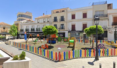 Imagen de Parque Infantil con Columpios situado en Tomelloso, Ciudad Real