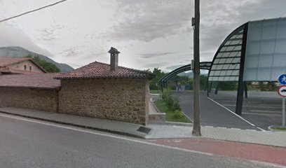 Imagen de Parque Infantil cubierto de Barros situado en Los Corrales de Buelna, Cantabria