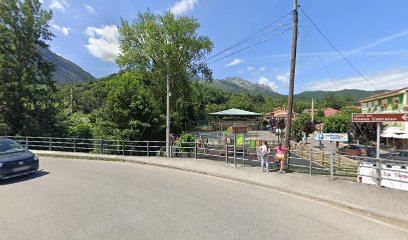 Imagen de Parque Infantil de Arenas de Cabrales situado en Las Arenas, Asturias