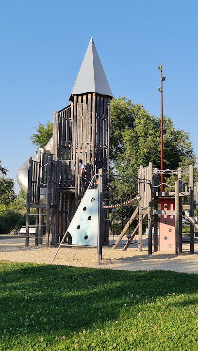 Imagen de Parque Infantil del Castillo situado en Tres Cantos, Madrid