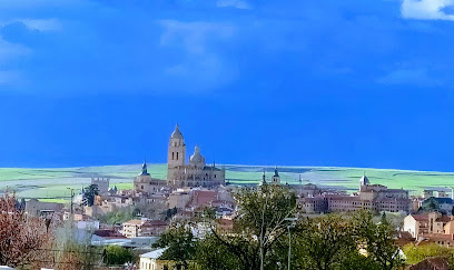 Imagen de Parque del Cementerio situado en Segovia, Segovia