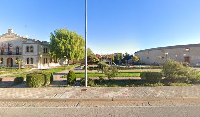 Imagen de Parque infantil - plaza de toros situado en El Burgo de Osma, Soria