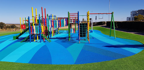 Imagen de Parque infantil Arcoíris situado en (Campus Universitario), Cáceres