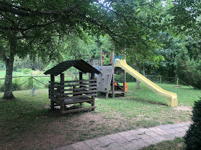 Imagen de Parque infantil situado en Aribe, Navarra