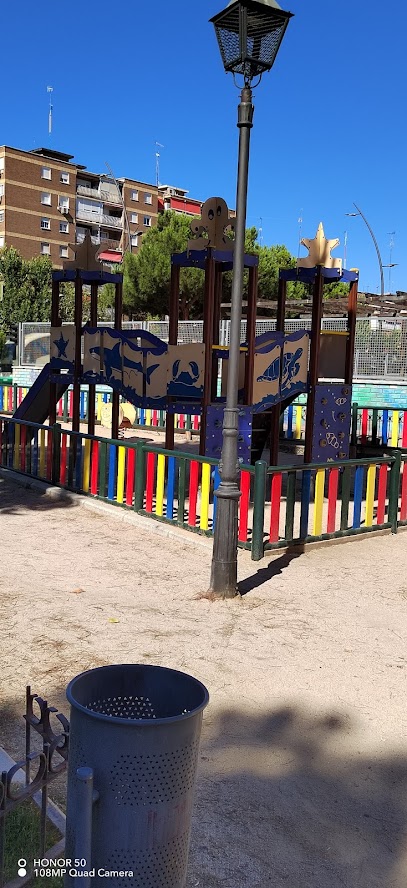 Imagen de Parque infantil Avenida de Portugal situado en Móstoles, Madrid