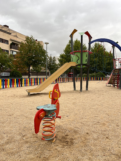 Imagen de Parque infantil Bulevard Paseo de la Democracia situado en Torrejón de Ardoz, Madrid