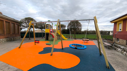 Imagen de Parque infantil CC Albillos situado en Albillos, Burgos