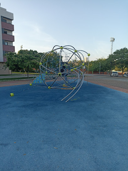 Imagen de Parque infantil "Capitales" situado en Logroño, La Rioja