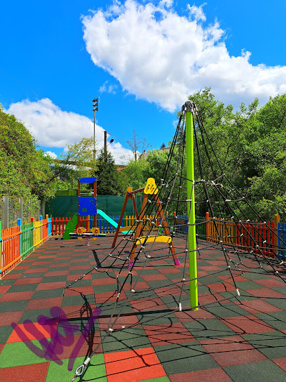 Imagen de Parque infantil situado en Carballedo, Lugo