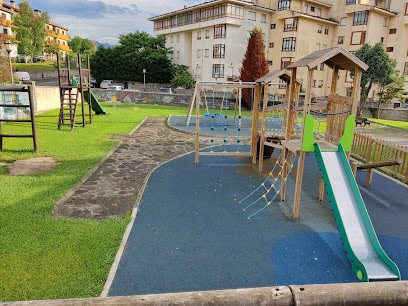 Imagen de Parque infantil situado en Colombres, Asturias