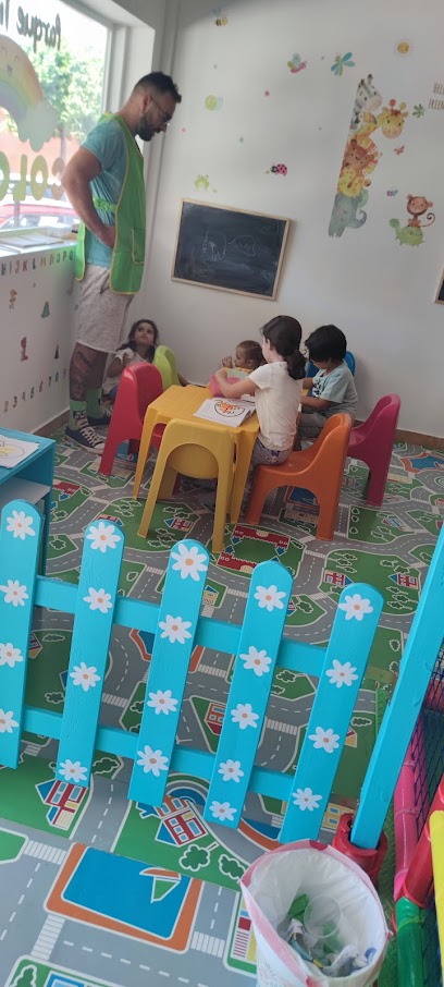 Imagen de Parque infantil Colorín situado en Umbrete, Sevilla