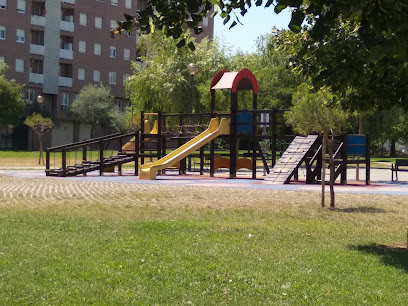 Imagen de Parque infantil "Cubo Oeste" situado en Logroño, La Rioja