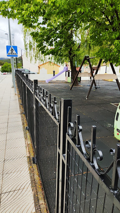 Imagen de Parque infantil situado en Dúdar, Granada