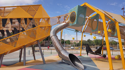 Imagen de Parque infantil "El Dinosaurio" situado en Dos Hermanas, Sevilla