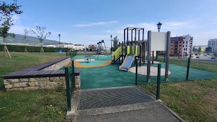 Imagen de Parque infantil Enrique Quirós situado en Oviedo, Asturias