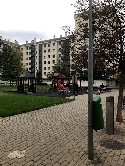 Imagen de Parque infantil "Luis de Góngora" situado en Logroño, La Rioja