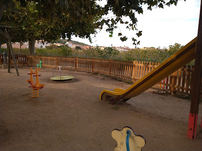 Imagen de Parque infantil situado en Miravet, Tarragona