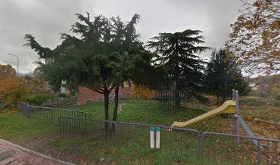 Imagen de Parque infantil situado en Navalosa, Ávila