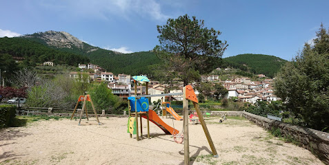 Imagen de Parque infantil Nogal del Barranco situado en Guisando, Ávila