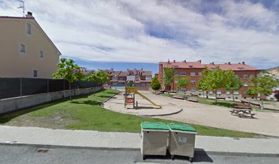 Imagen de Parque infantil "Palomas-Mas" situado en La Lastrilla, Segovia