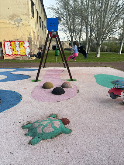 Imagen de Parque infantil "Paseo Fermín Manso de Zúñiga" situado en Logroño, La Rioja